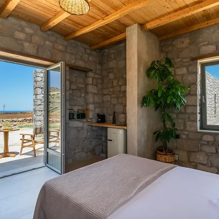 Katoikia Milos Slow Living Homes Mandrakia