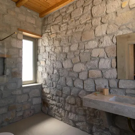 Katoikia Milos Slow Living Homes بيت للعطل Mandrakia